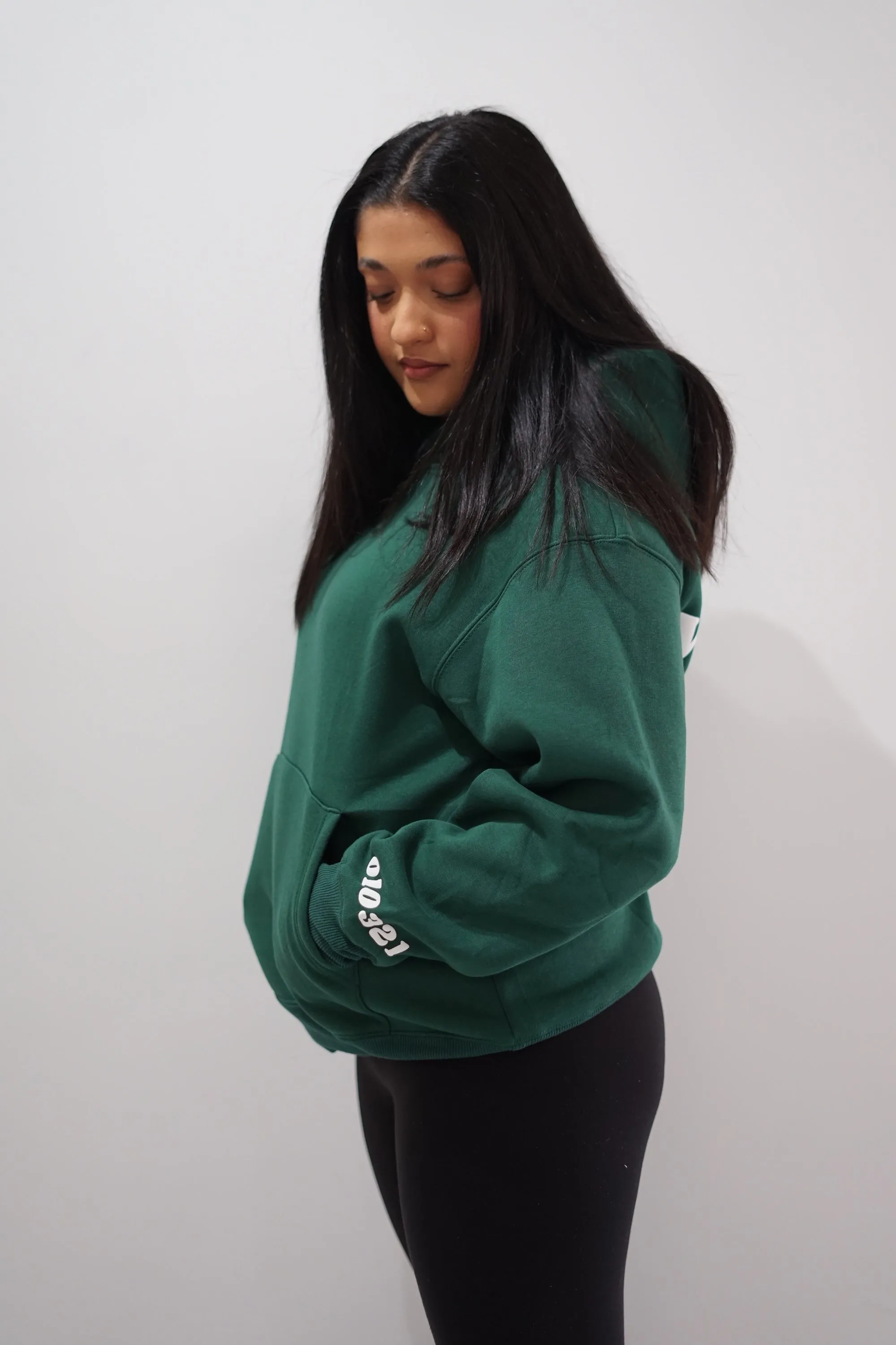 COMFORT ESSENTIAL HOODIE